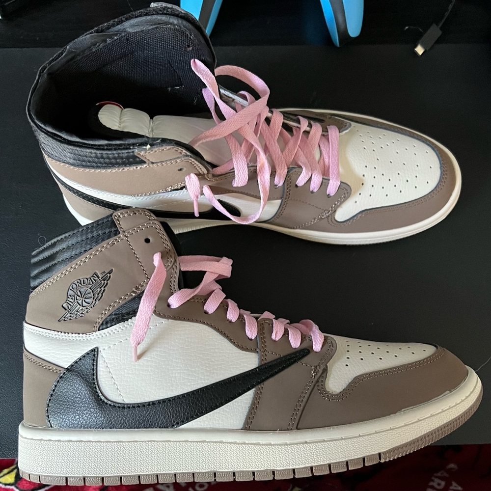 Air Jordan 1 Retro x Travis Scott R3PS